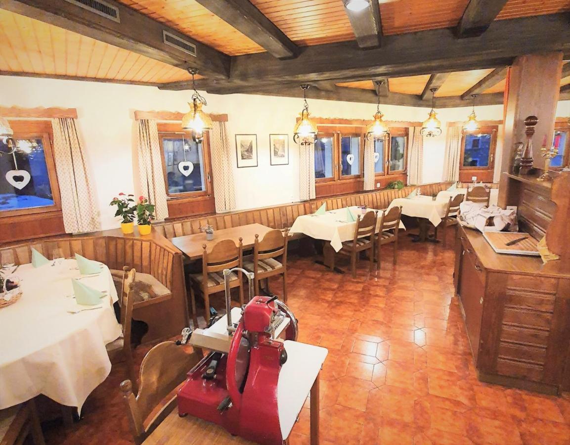 Hotel-Restaurant Grina Simplon 外观 照片